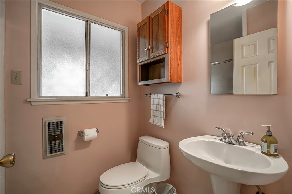 2426 Vuelta Grande Avenue