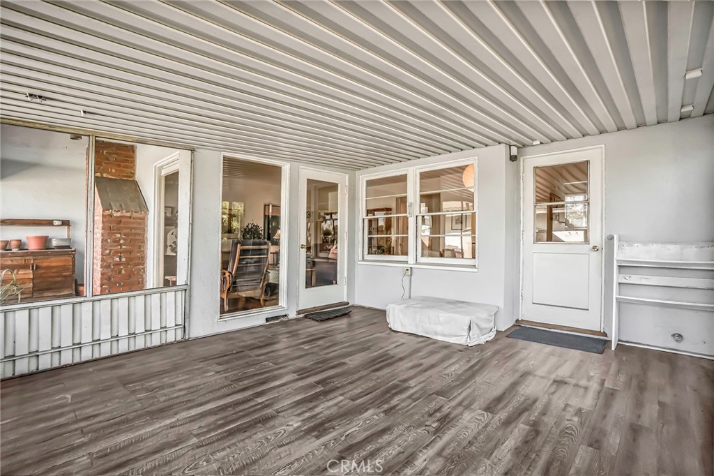 2426 Vuelta Grande Avenue