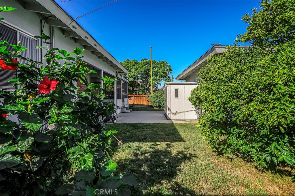 2426 Vuelta Grande Avenue