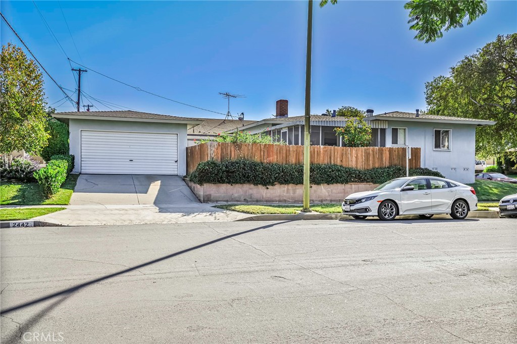 2426 Vuelta Grande Avenue