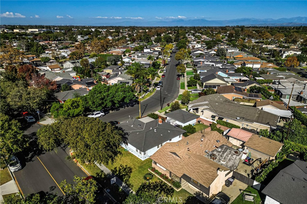 2426 Vuelta Grande Avenue