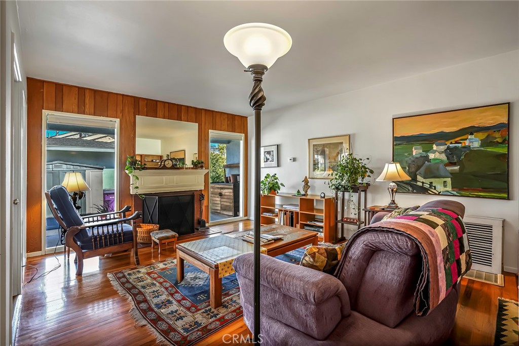 2426 Vuelta Grande Avenue