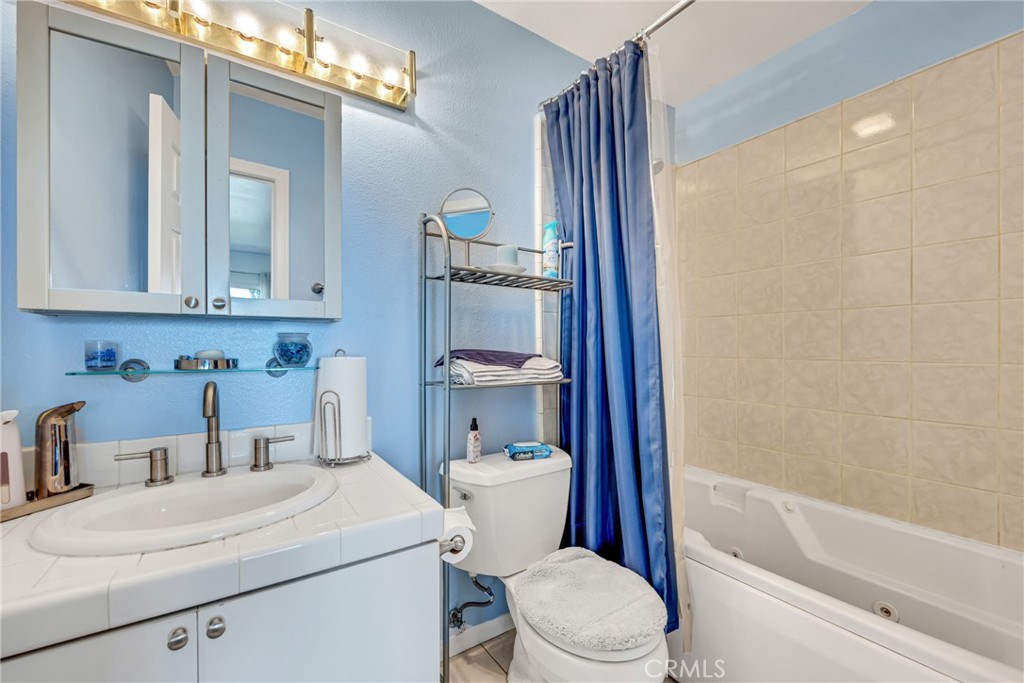 500 S Grevillea Avenue 5