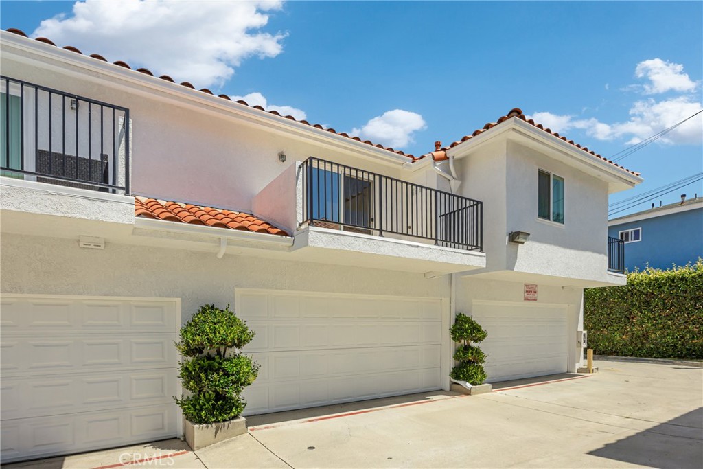 500 S Grevillea Avenue 5