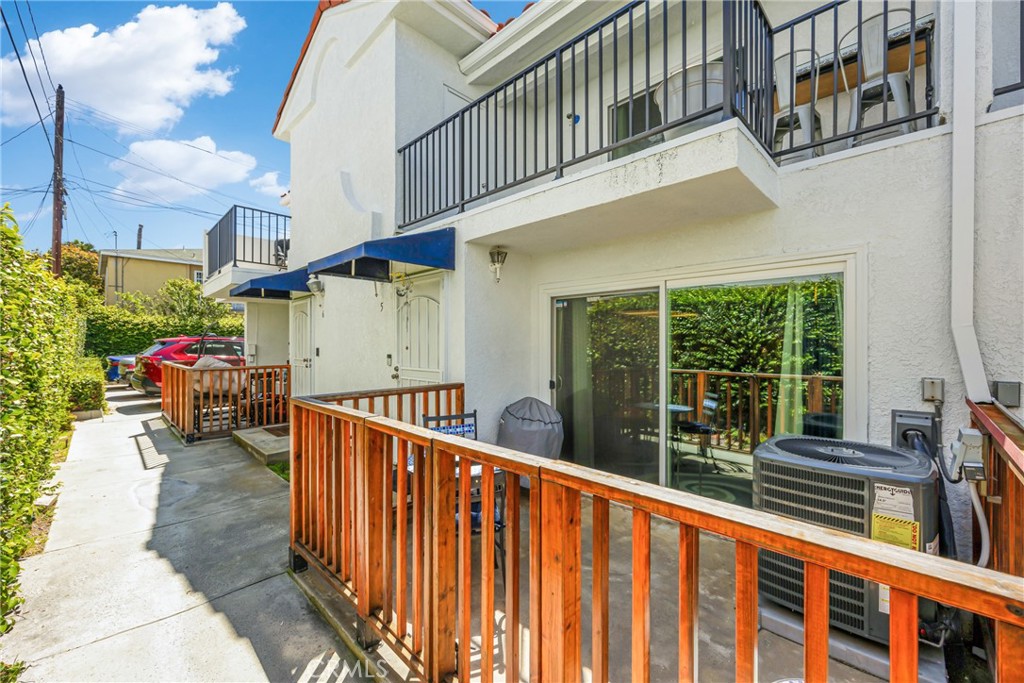 500 S Grevillea Avenue 5