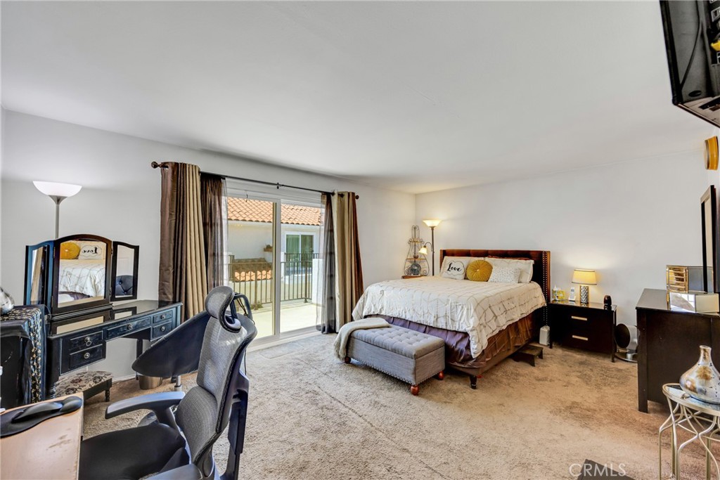 500 S Grevillea Avenue 5