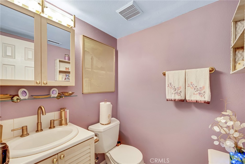 500 S Grevillea Avenue 5