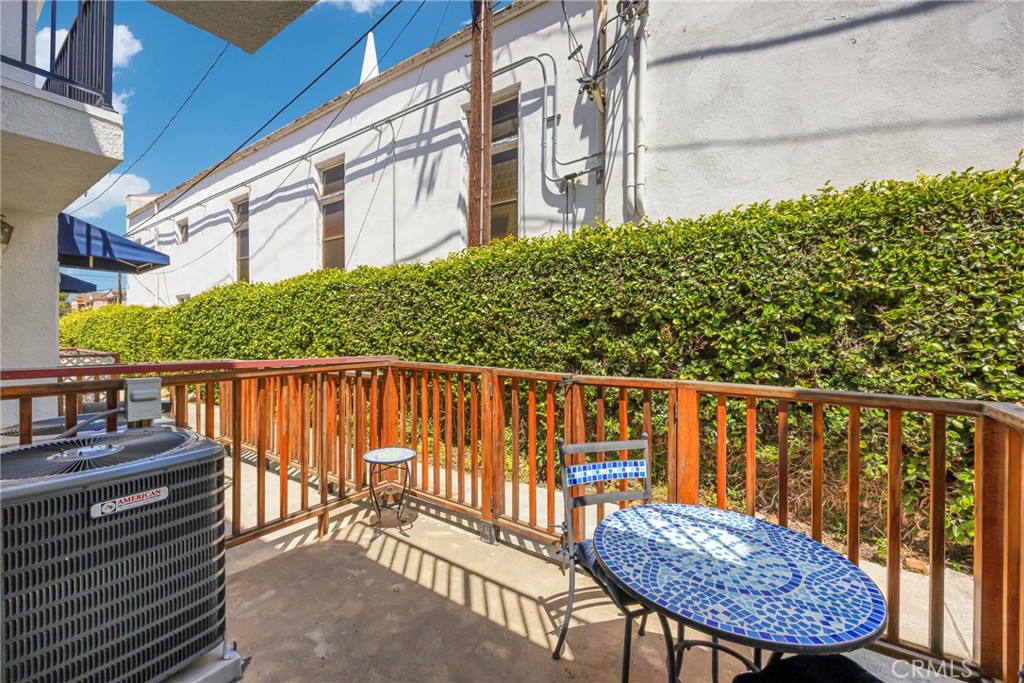 500 S Grevillea Avenue 5