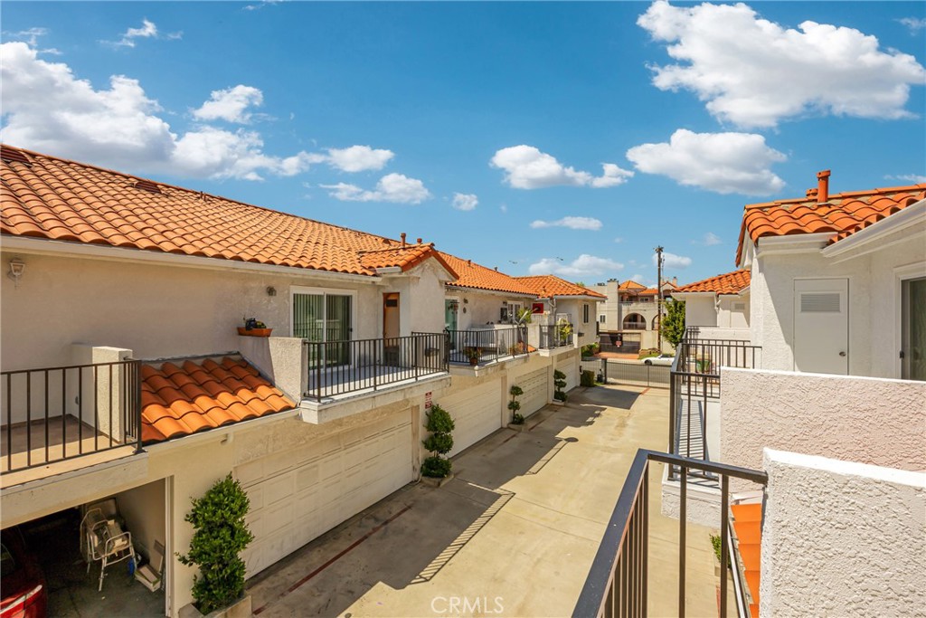 500 S Grevillea Avenue 5