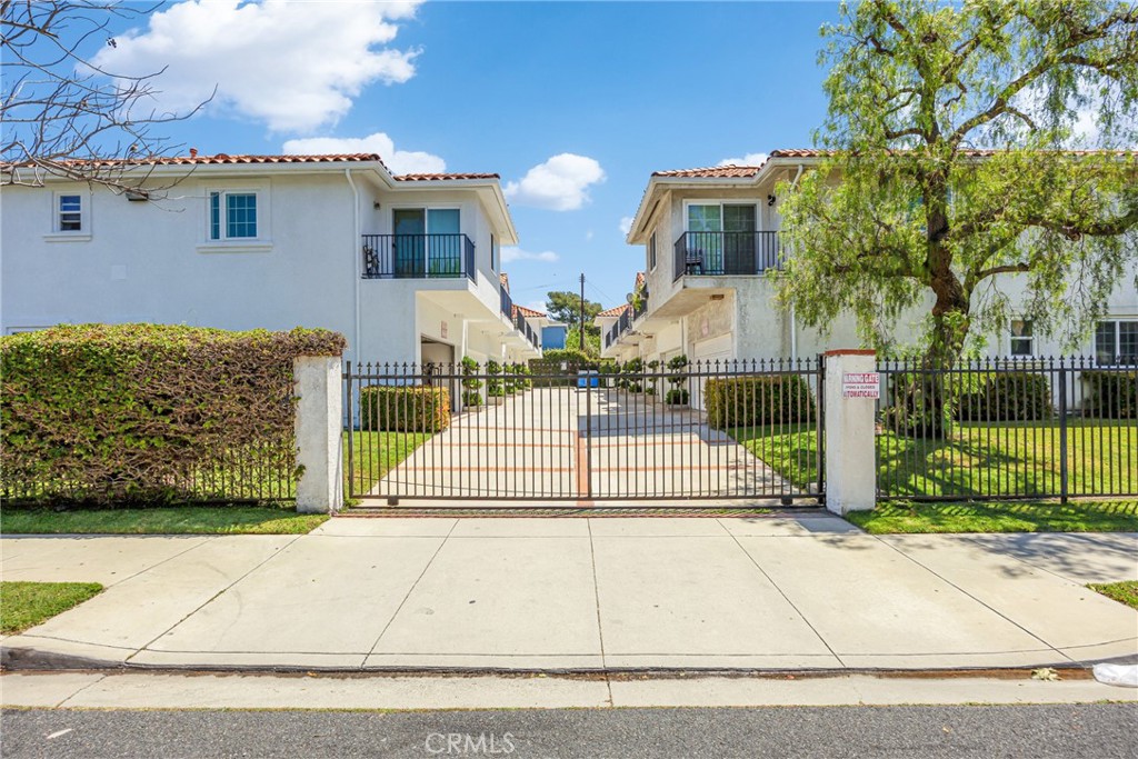 500 S Grevillea Avenue 5