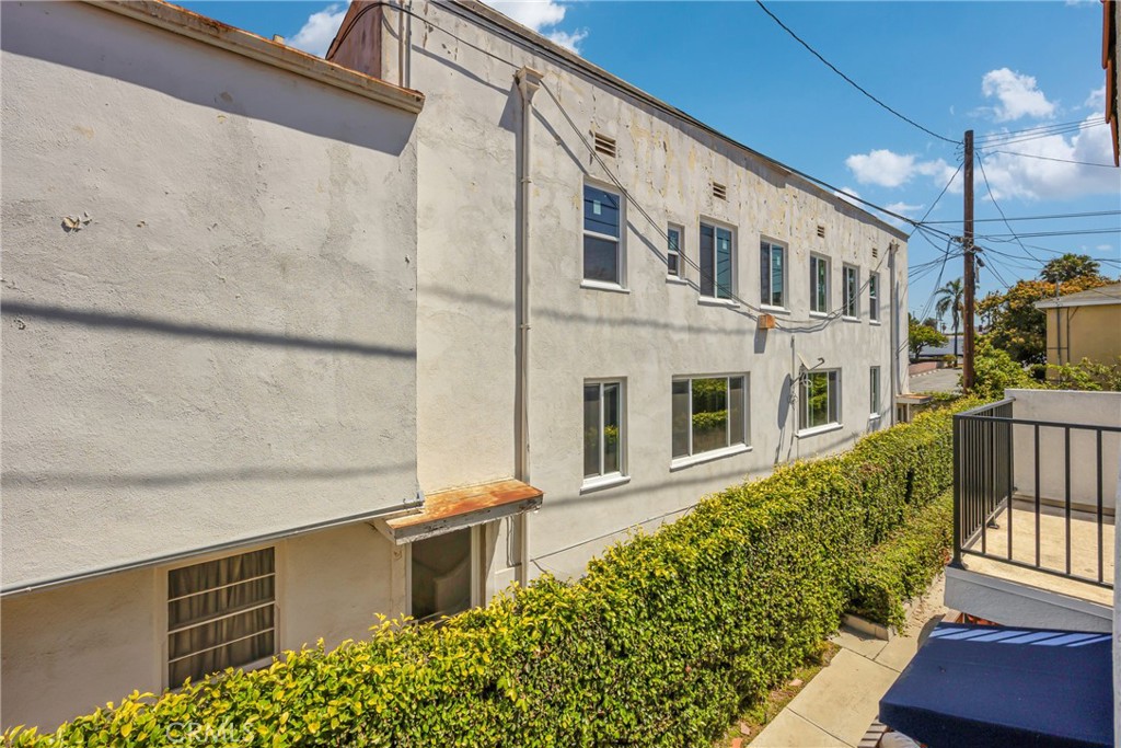 500 S Grevillea Avenue 5