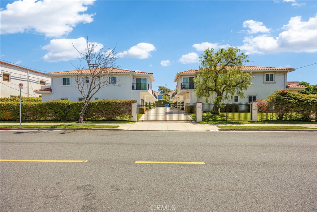 500 S Grevillea Avenue 5