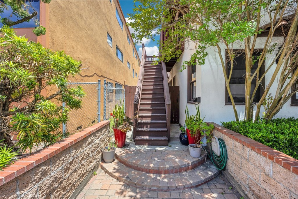 103 Hermosa Avenue B