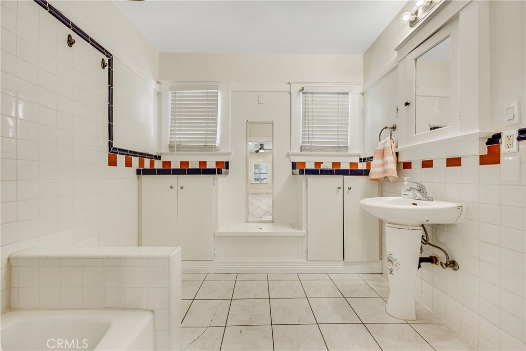 103 Hermosa Avenue B