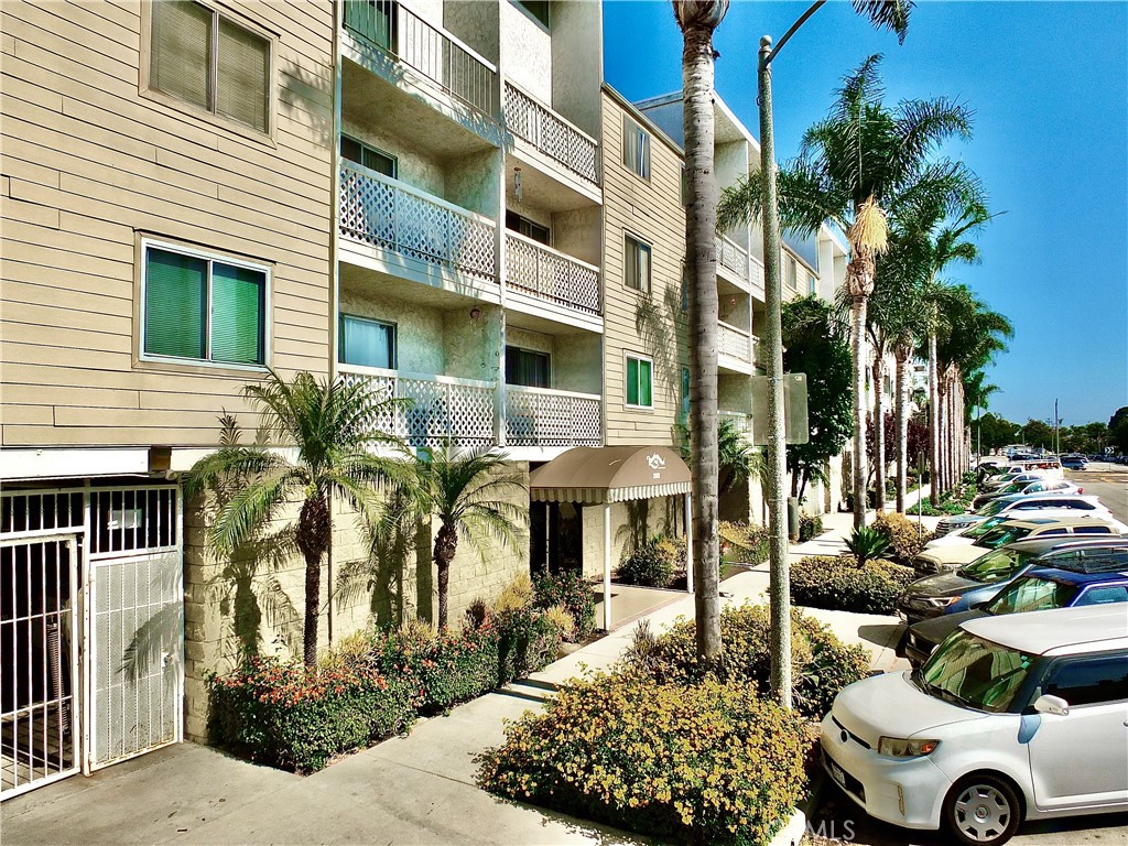 3565 Linden Avenue 141