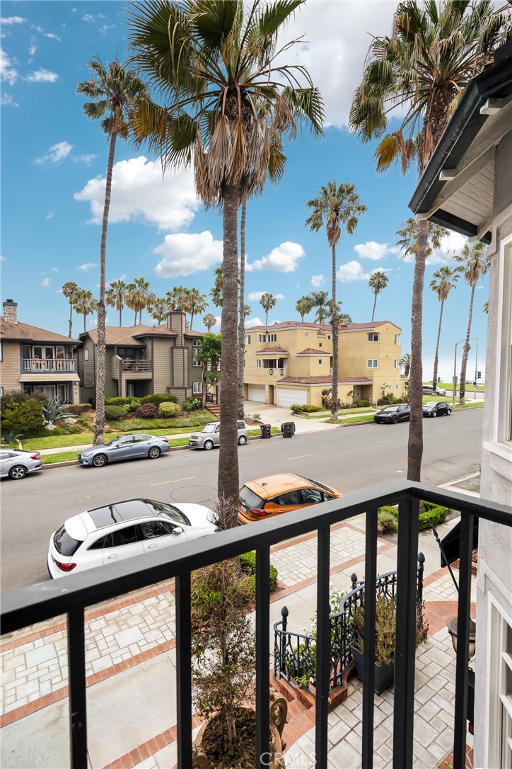 39 Coronado Avenue 4