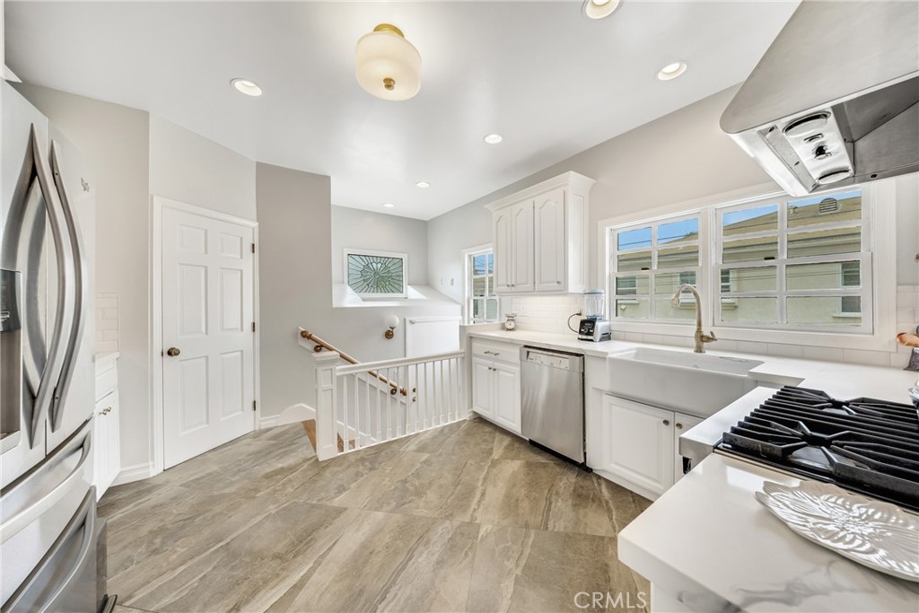 39 Coronado Avenue 4