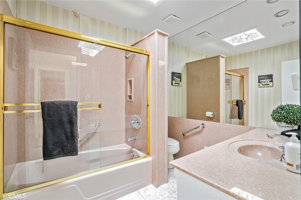 21 7th Place 708+711