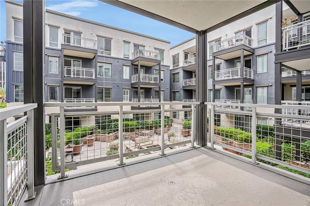 150 The Promenade N 202