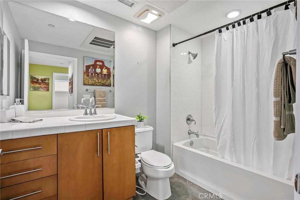 150 The Promenade N 202