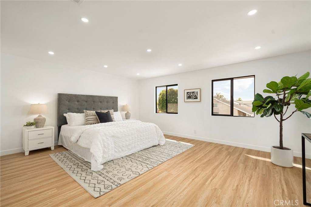 20952 Queens Park Lane