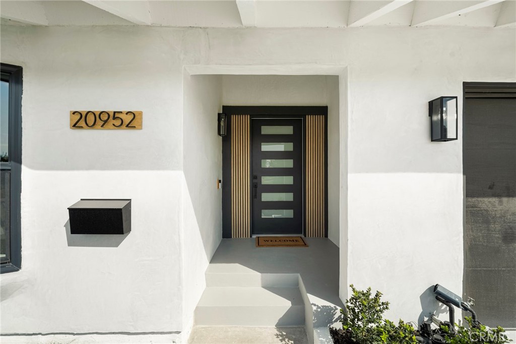 20952 Queens Park Lane