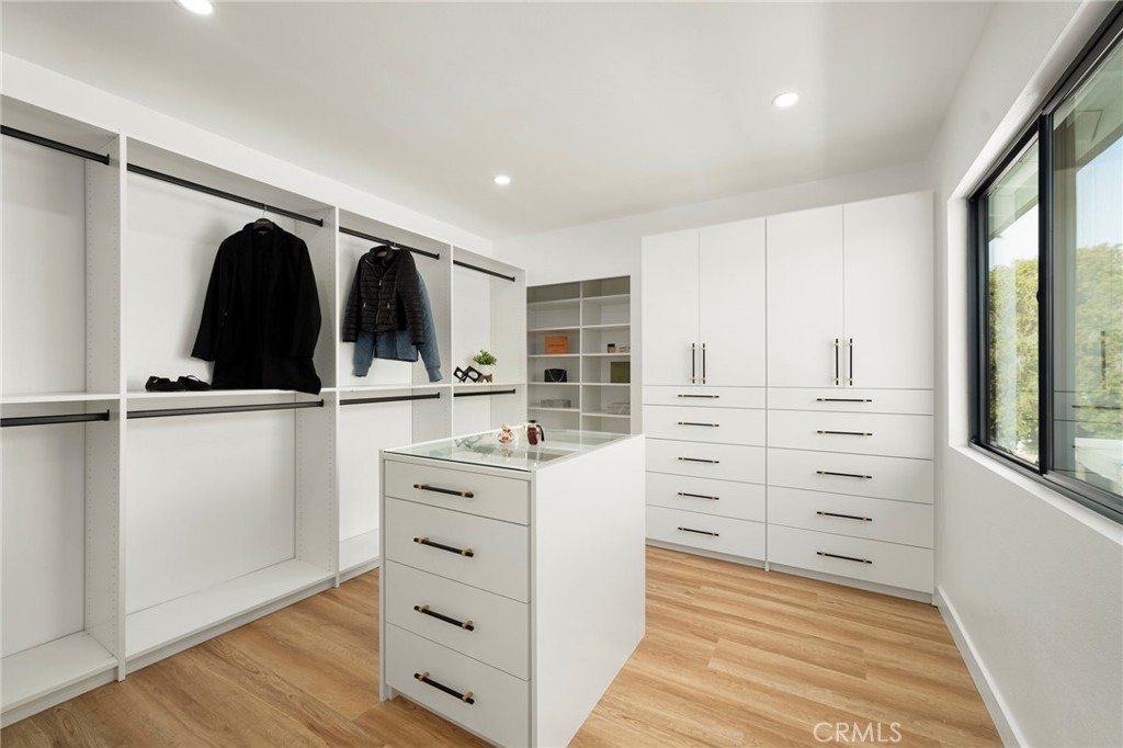 20952 Queens Park Lane