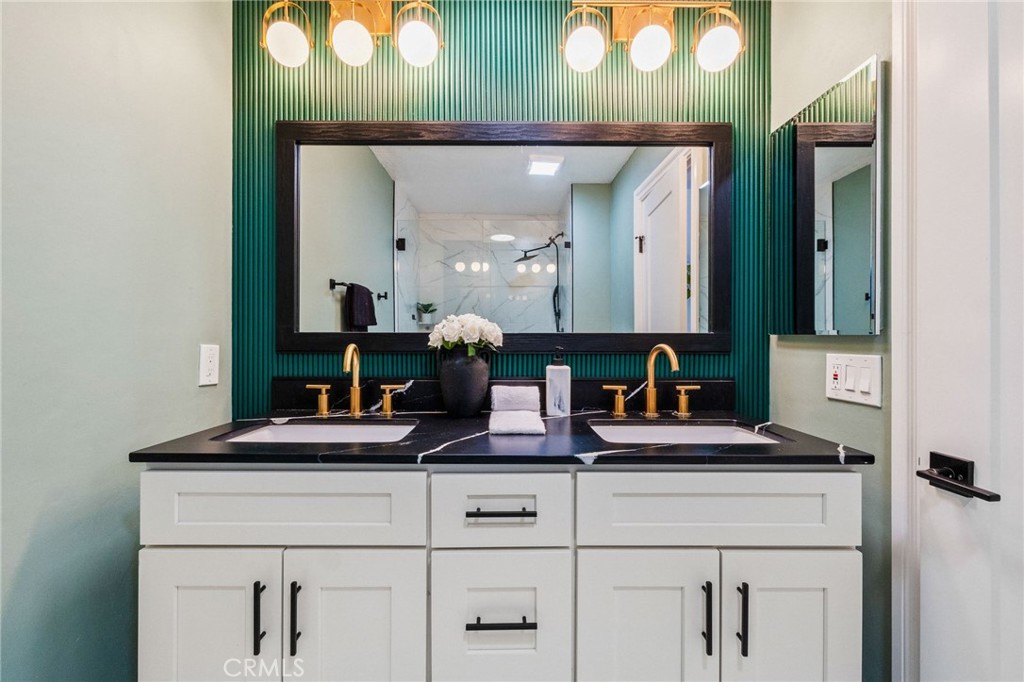 7752 Seabreeze Drive 43