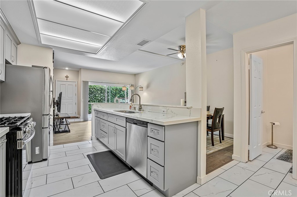 500 S Grevillea Avenue 2