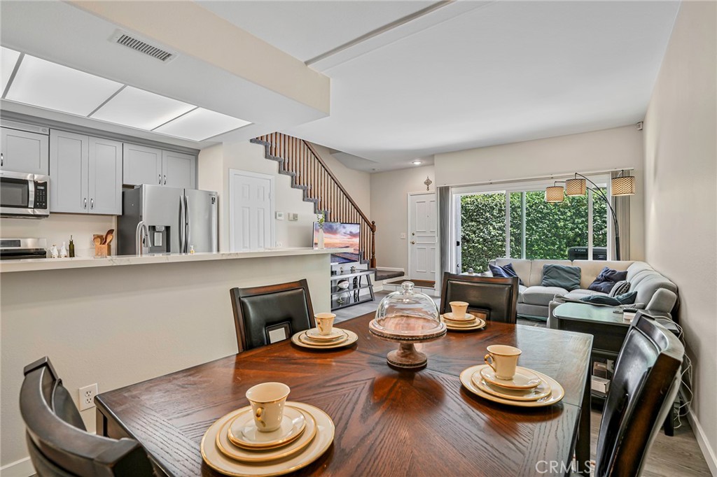 500 S Grevillea Avenue 2