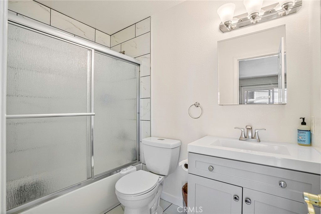 500 S Grevillea Avenue 2