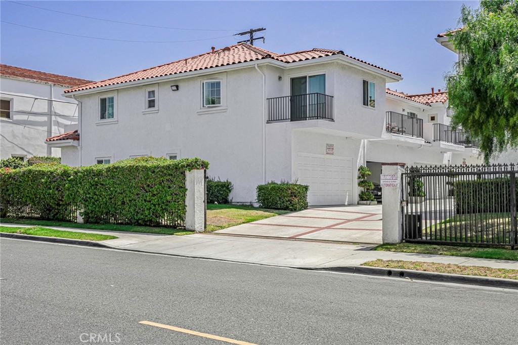 500 S Grevillea Avenue 2