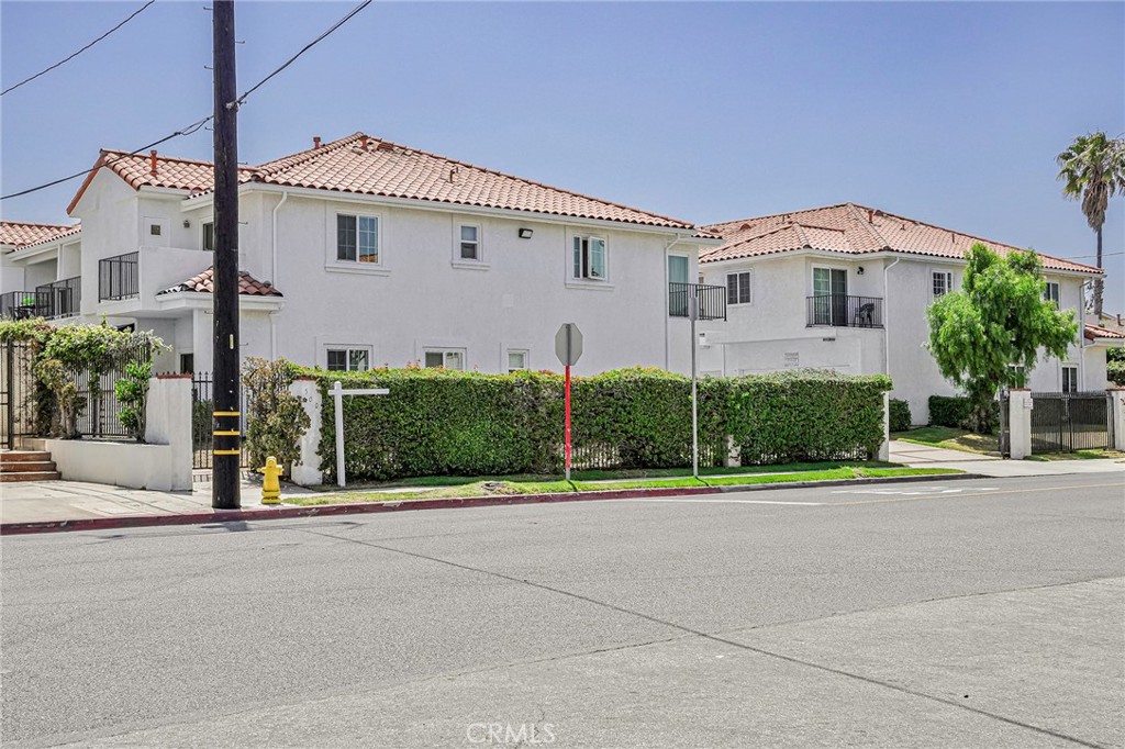 500 S Grevillea Avenue 2