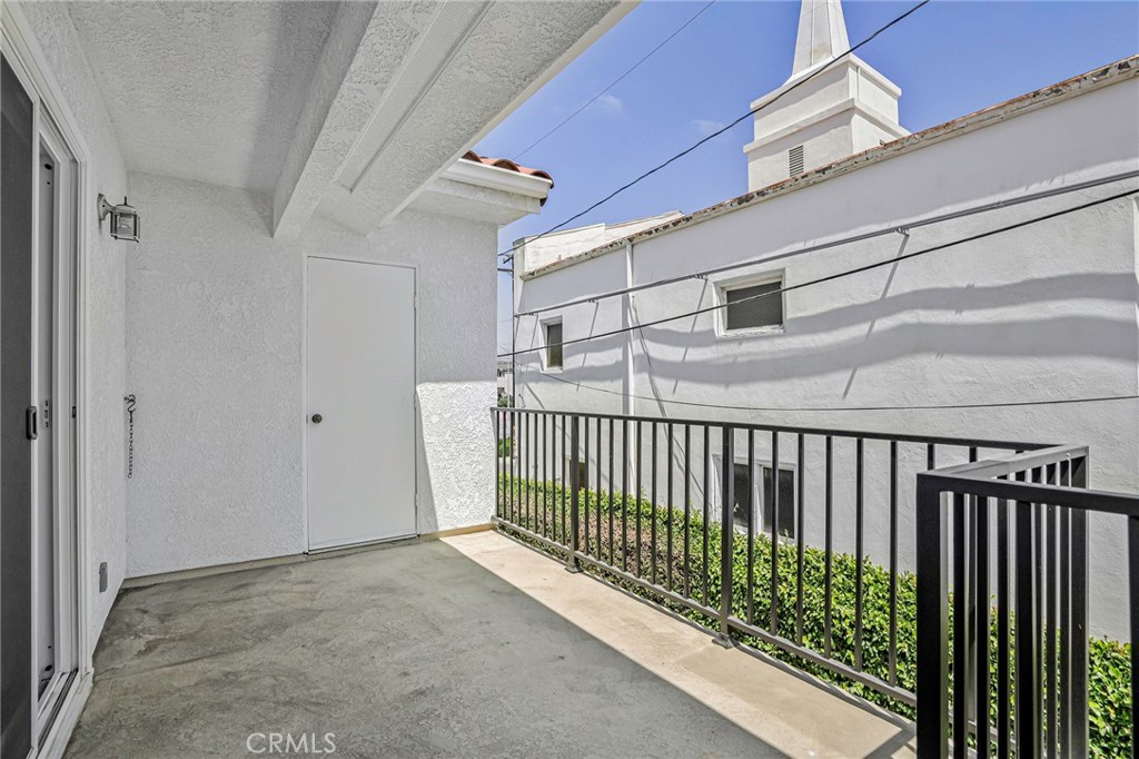 500 S Grevillea Avenue 2