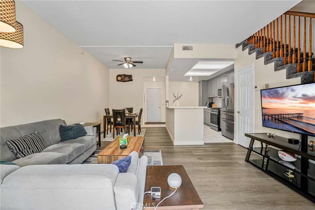 500 S Grevillea Avenue 2