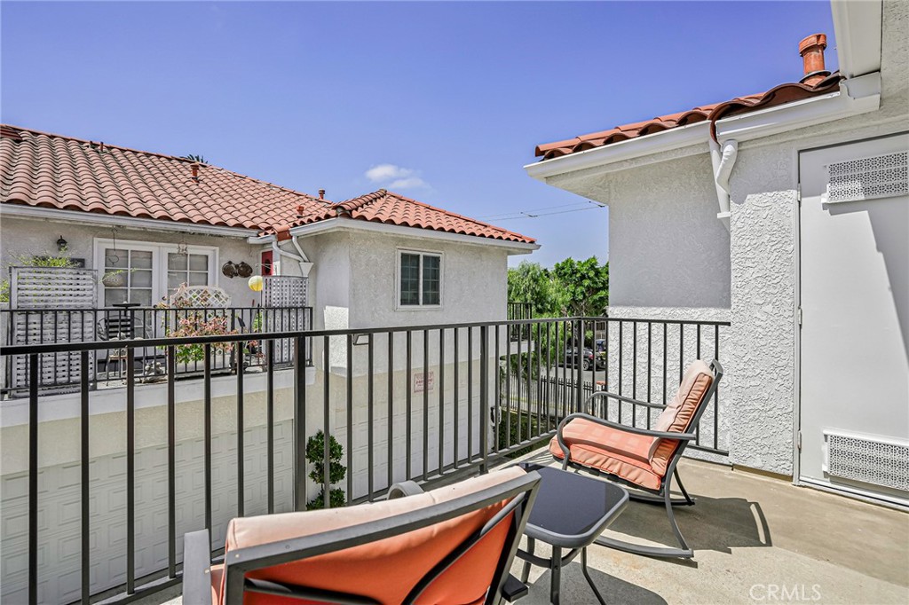 500 S Grevillea Avenue 2