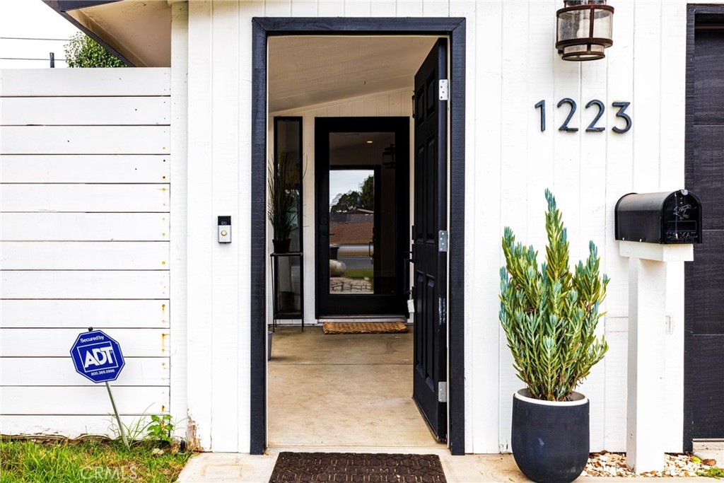 1223 N Studebaker Road