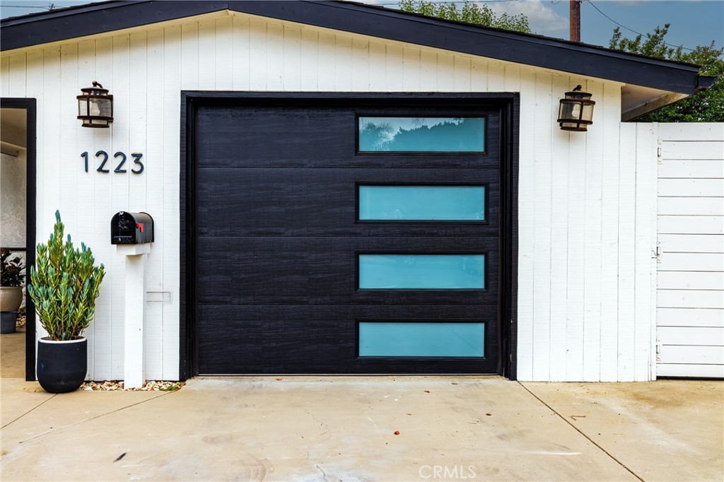 1223 N Studebaker Road