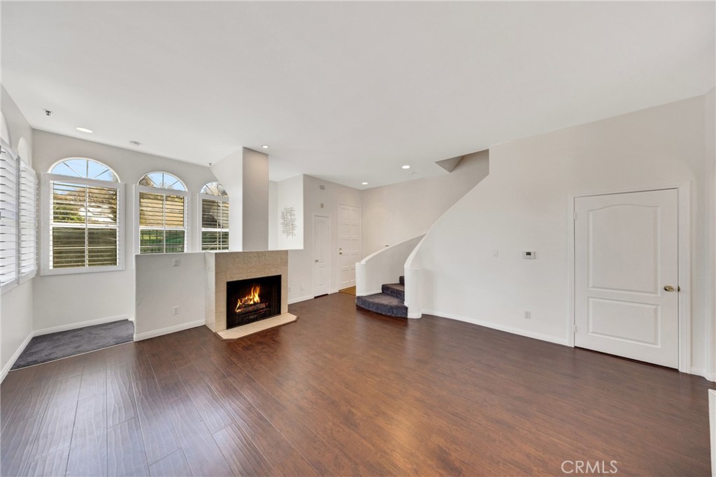 408 W Queen Street 101