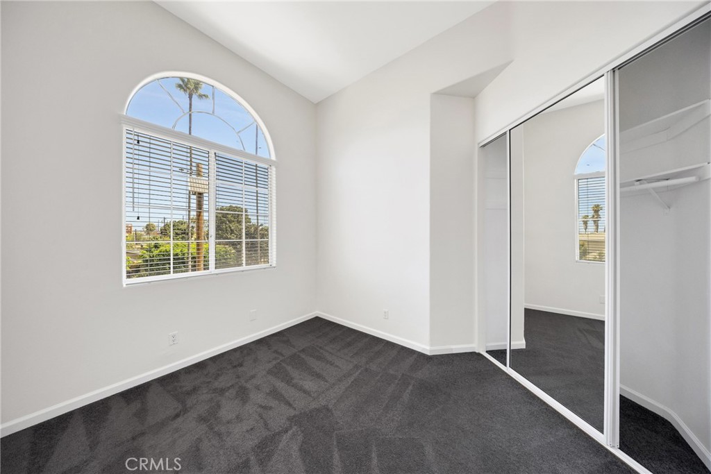 408 W Queen Street 101