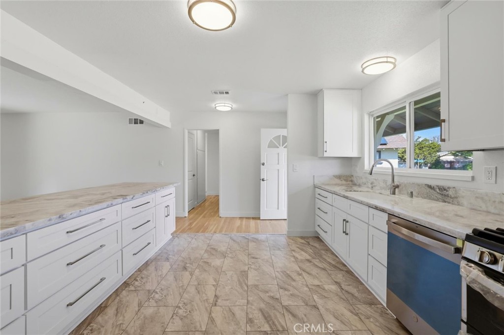 2620 N Dunbar Street