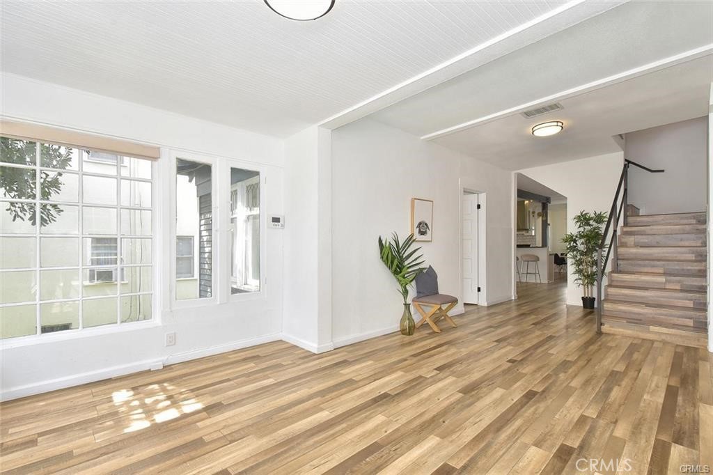 757 759 N Loma Vista