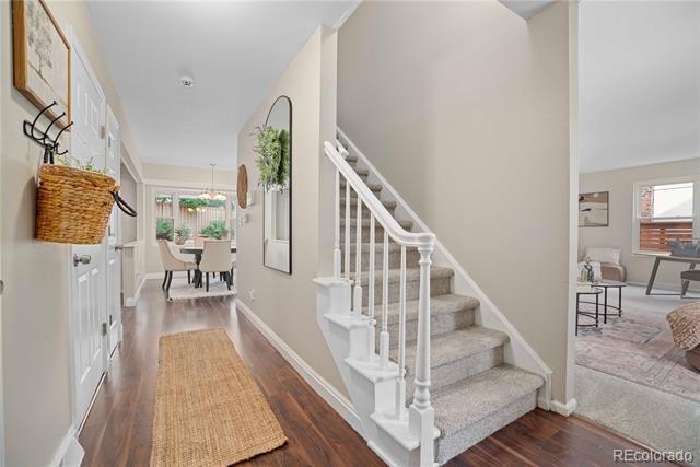 7817 S Poplar Way