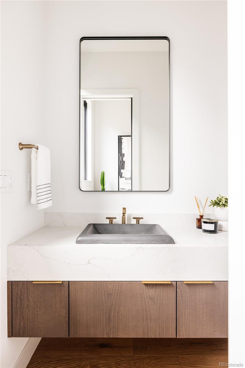 2435 S Josephine Street