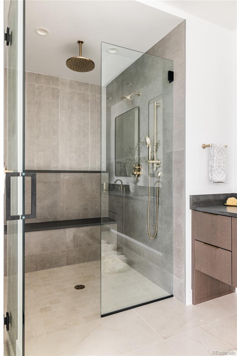 2435 S Josephine Street