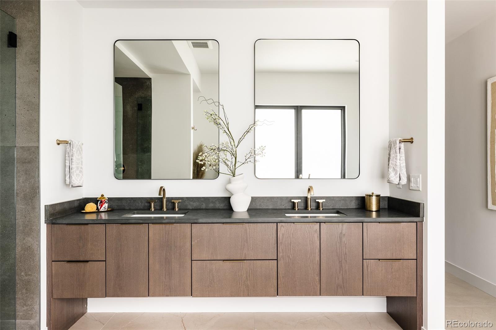 2435 S Josephine Street