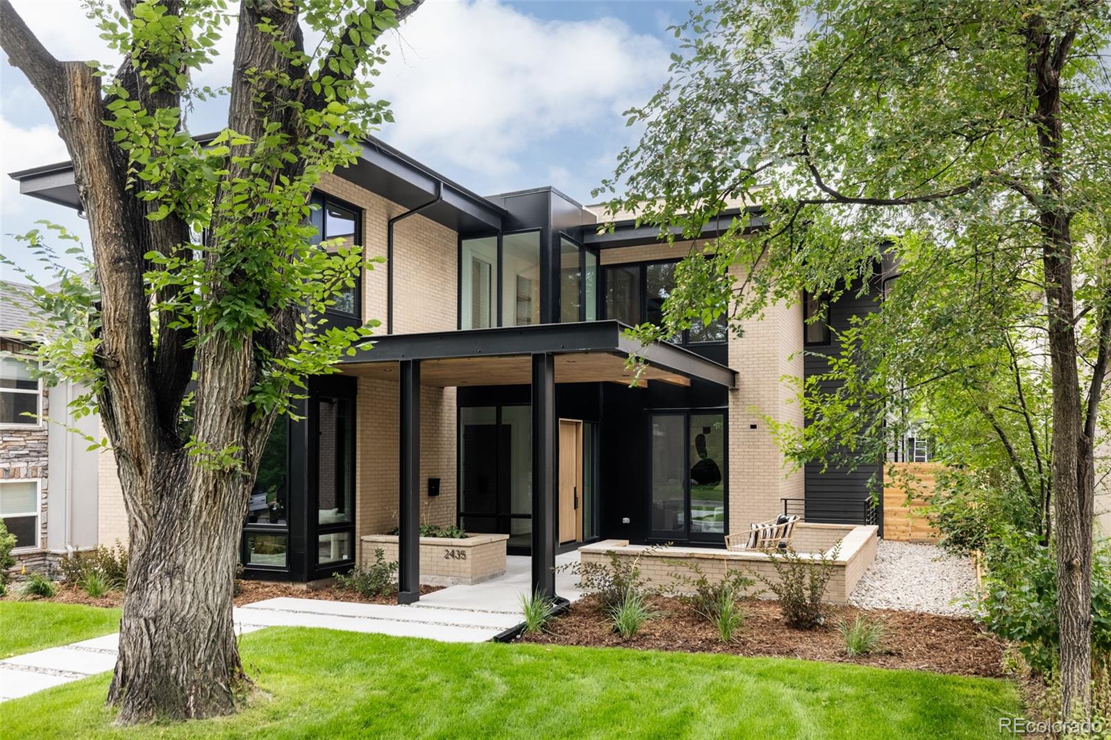 2435 S Josephine Street