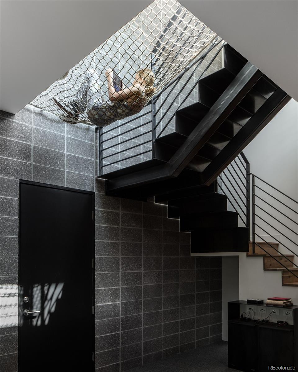 3011 Lawrence Street