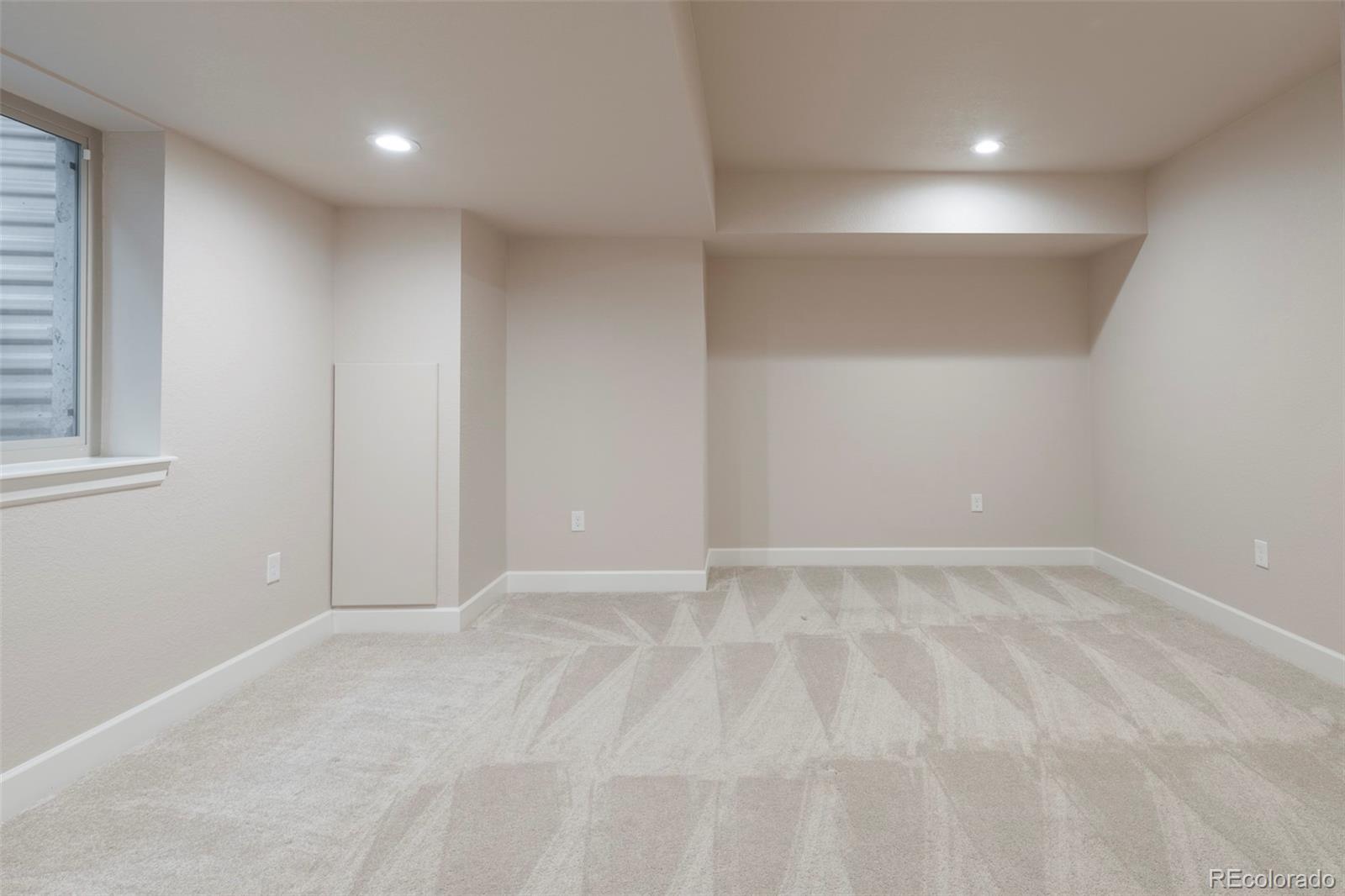 17039 W 86th Place