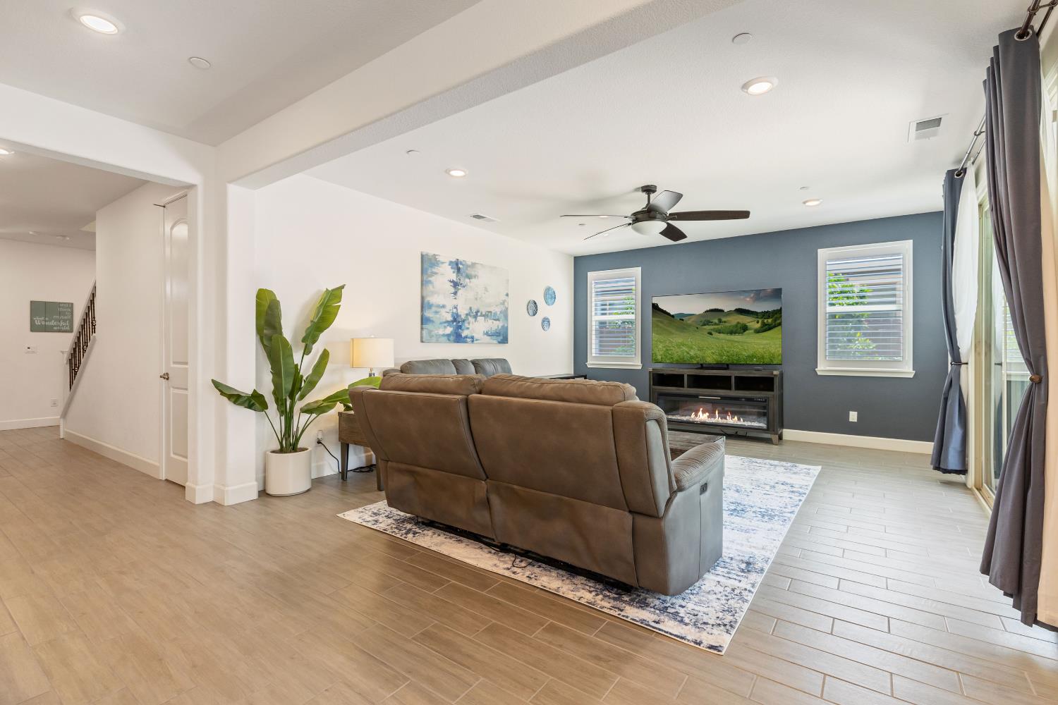 4056 Swing Way